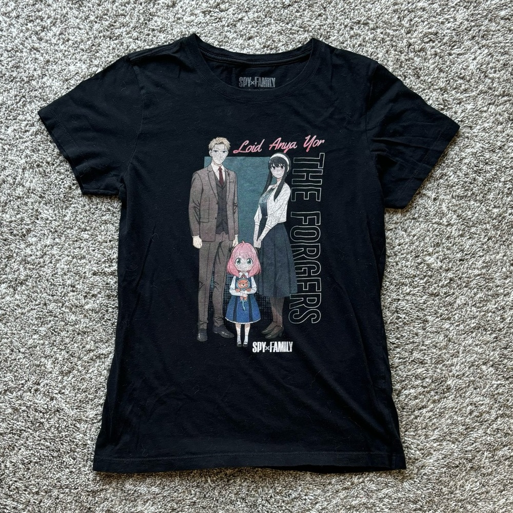 Spy x Family t shirt Sz M NWOT